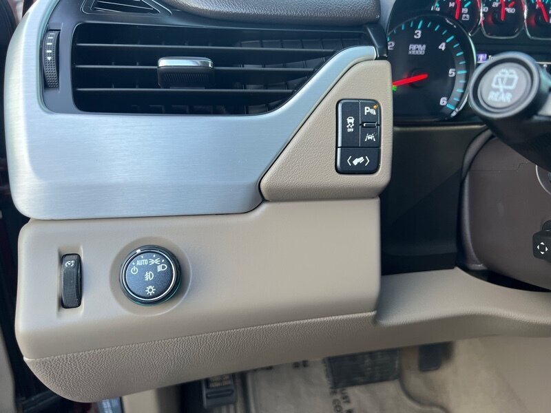 2019 GMC Yukon XL SLT   - Photo 18 - Lewisville, TX 75057