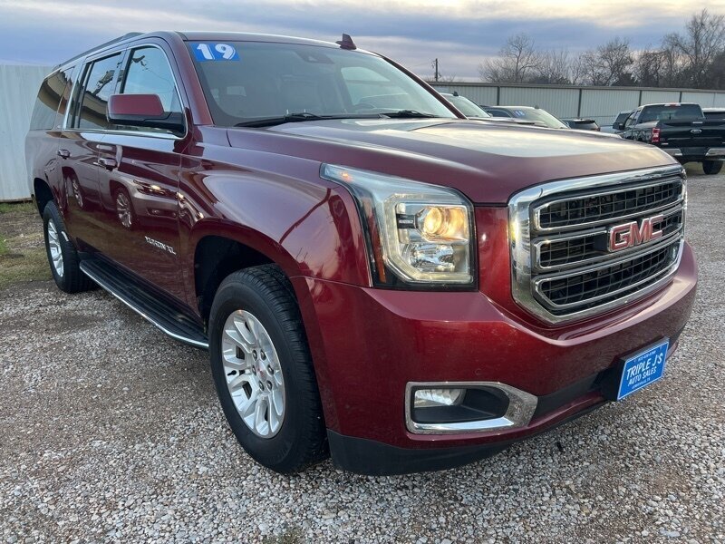 2019 GMC Yukon XL SLT   - Photo 1 - Lewisville, TX 75057