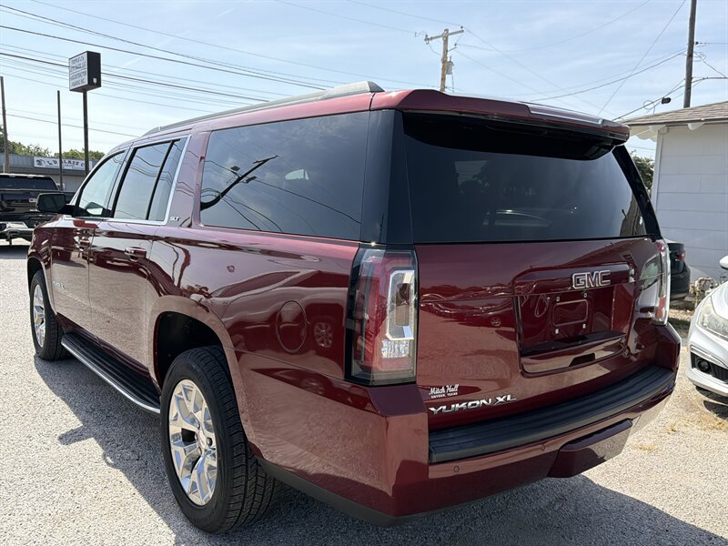 2019 GMC Yukon XL SLT   - Photo 35 - Lewisville, TX 75057