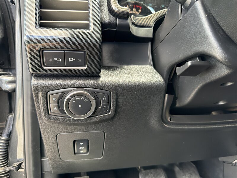 2015 Ford F-150 Lariat   - Photo 16 - Lewisville, TX 75057