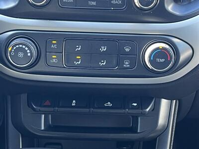 2018 Chevrolet Colorado LT   - Photo 18 - Lewisville, TX 75057