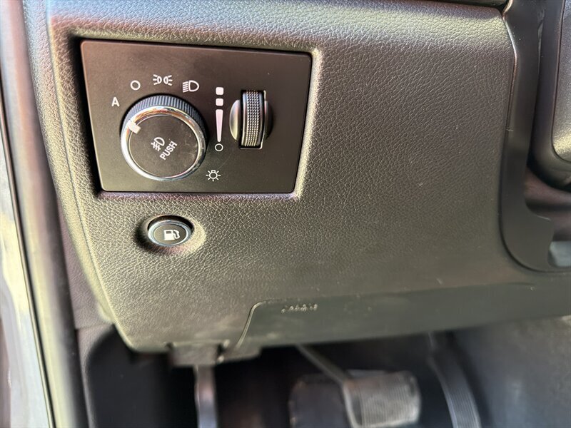 2019 Jeep Grand Cherokee Altitude   - Photo 14 - Lewisville, TX 75057