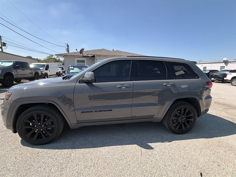 2019 Jeep Grand Cherokee Altitude   - Photo 6 - Lewisville, TX 75057