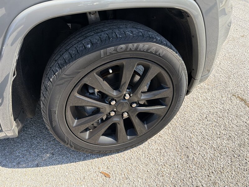 2019 Jeep Grand Cherokee Altitude   - Photo 18 - Lewisville, TX 75057