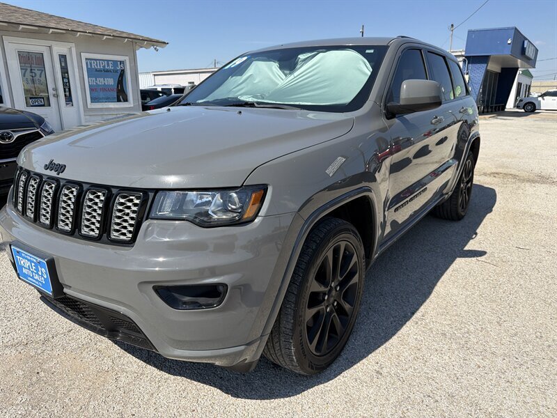 2019 Jeep Grand Cherokee Altitude   - Photo 2 - Lewisville, TX 75057