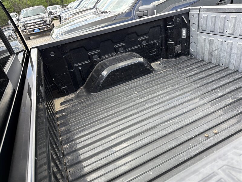 2019 GMC Sierra 1500 SLT   - Photo 8 - Lewisville, TX 75057