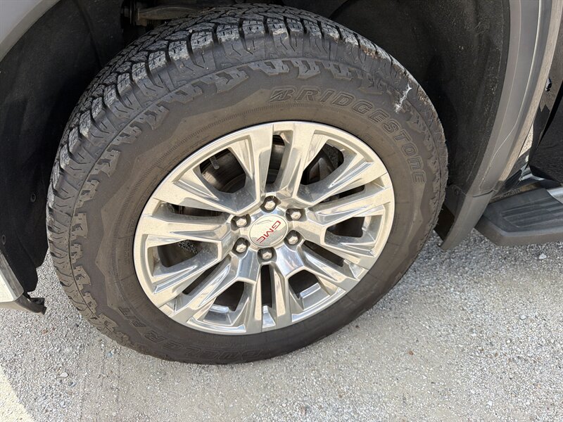 2019 GMC Sierra 1500 SLT   - Photo 20 - Lewisville, TX 75057