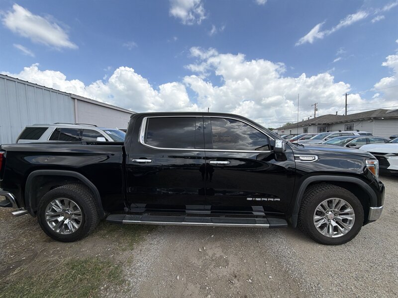 2019 GMC Sierra 1500 SLT   - Photo 5 - Lewisville, TX 75057