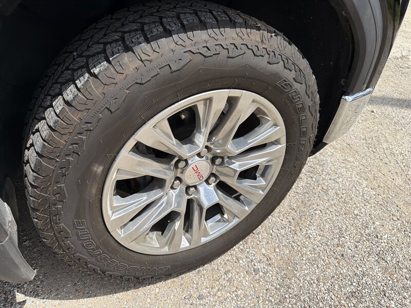 2019 GMC Sierra 1500 SLT   - Photo 19 - Lewisville, TX 75057