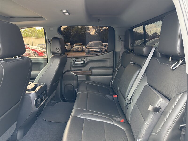2019 GMC Sierra 1500 SLT   - Photo 9 - Lewisville, TX 75057