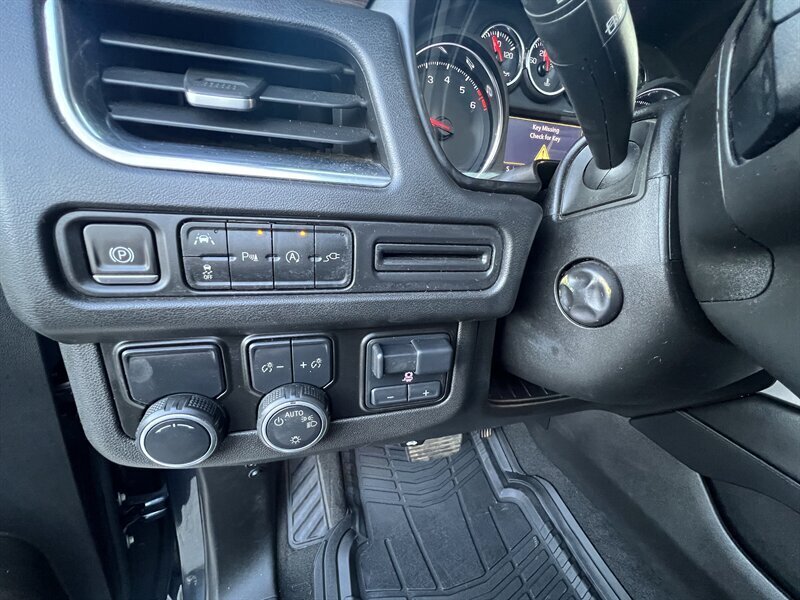 2021 Chevrolet Tahoe LT   - Photo 15 - Lewisville, TX 75057