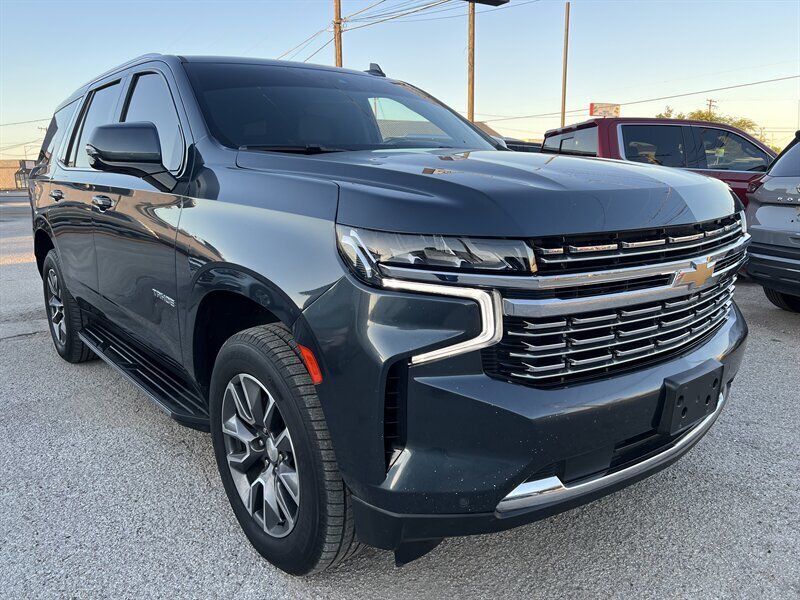 2021 Chevrolet Tahoe LT   - Photo 1 - Lewisville, TX 75057
