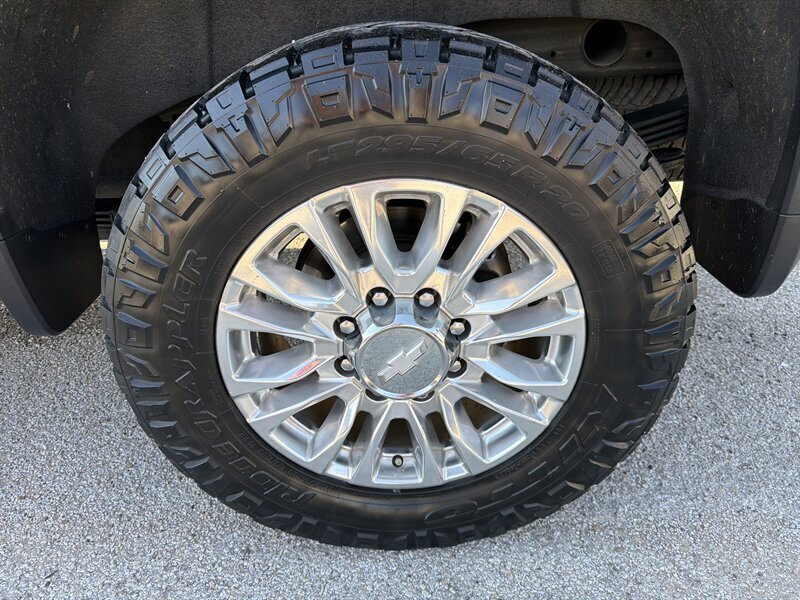 2020 Chevrolet Silverado 2500 High Country   - Photo 28 - Lewisville, TX 75057