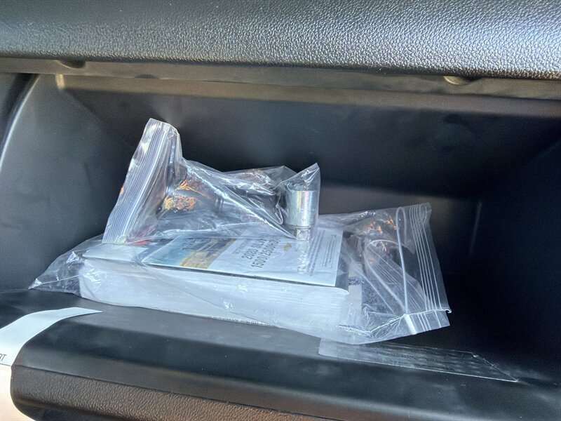 2020 Chevrolet Silverado 2500 High Country   - Photo 31 - Lewisville, TX 75057