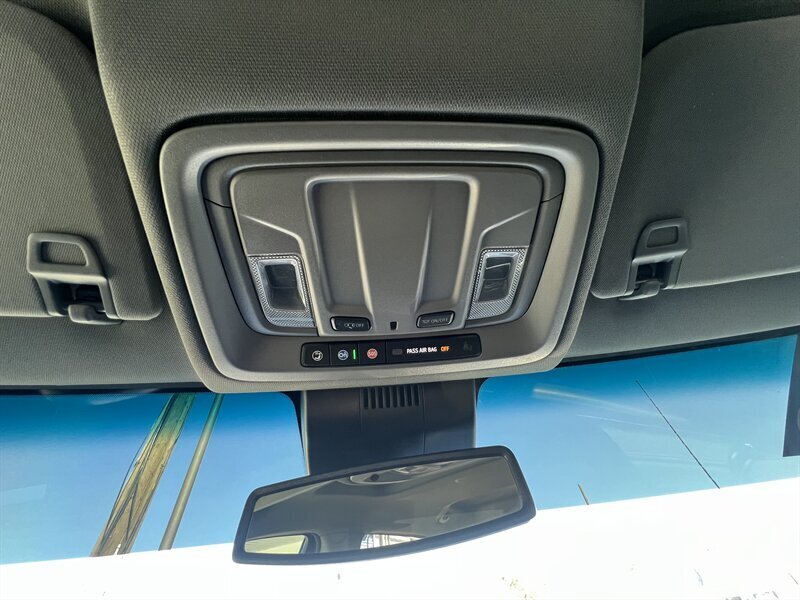 2023 GMC Sierra 1500 SLT   - Photo 32 - Lewisville, TX 75057