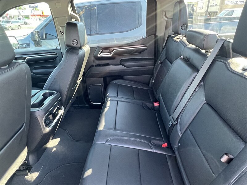 2023 GMC Sierra 1500 SLT   - Photo 14 - Lewisville, TX 75057