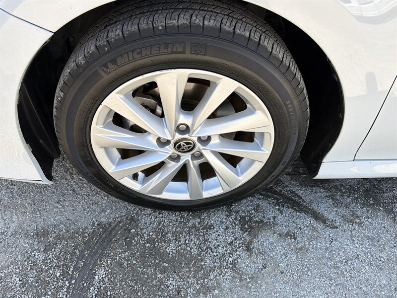 2023 Toyota Camry LE   - Photo 14 - Lewisville, TX 75057