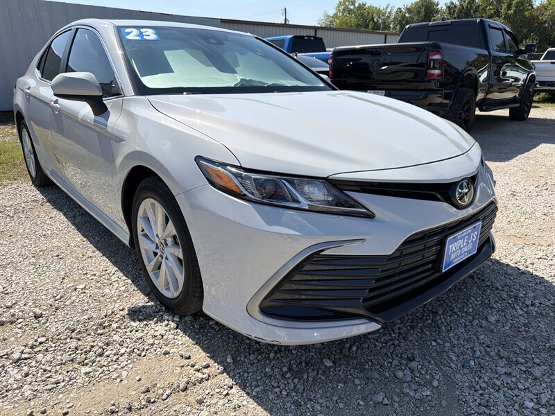 2023 Toyota Camry LE   - Photo 1 - Lewisville, TX 75057