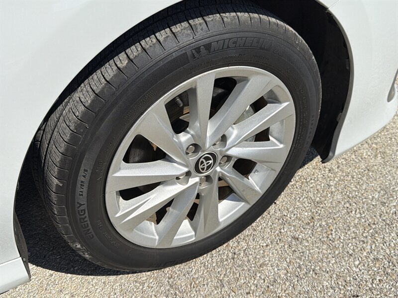 2023 Toyota Camry LE   - Photo 15 - Lewisville, TX 75057