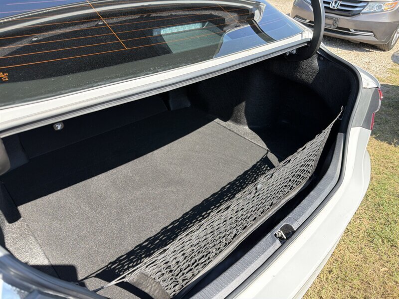 2023 Toyota Camry LE   - Photo 6 - Lewisville, TX 75057