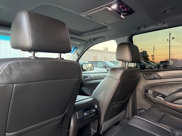 2019 Chevrolet Suburban LT   - Photo 12 - Lewisville, TX 75057
