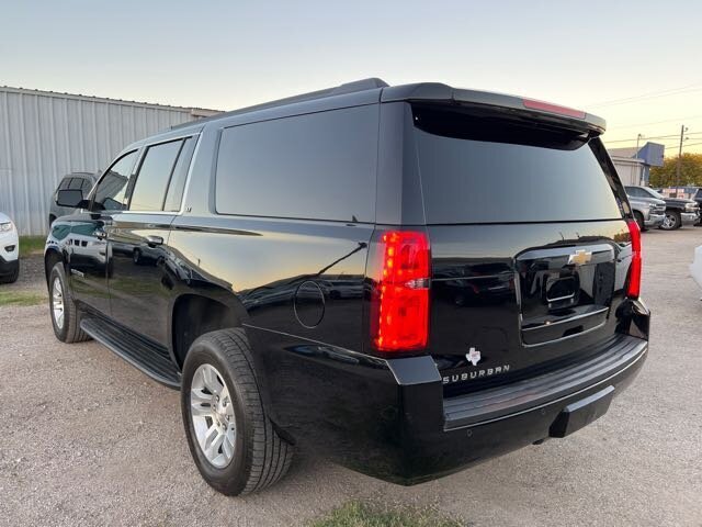 2019 Chevrolet Suburban LT   - Photo 3 - Lewisville, TX 75057
