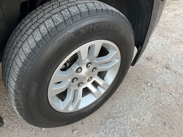 2019 Chevrolet Suburban LT   - Photo 30 - Lewisville, TX 75057