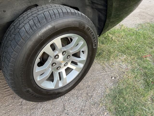 2019 Chevrolet Suburban LT   - Photo 28 - Lewisville, TX 75057