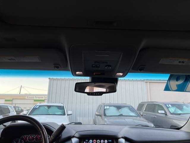 2019 Chevrolet Suburban LT   - Photo 18 - Lewisville, TX 75057