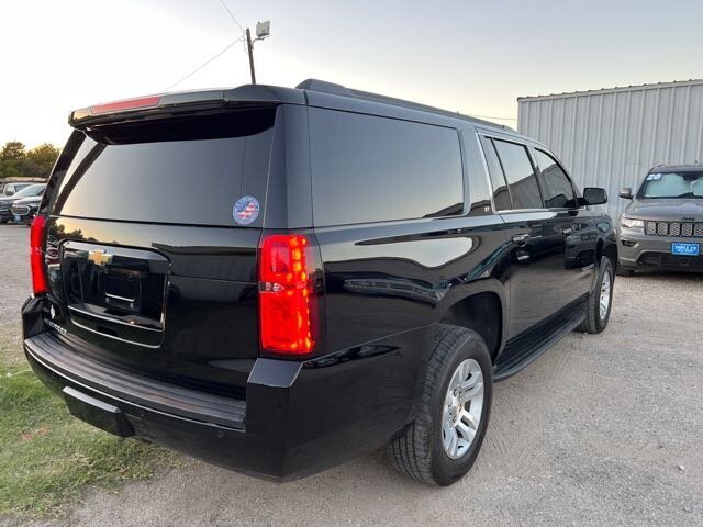2019 Chevrolet Suburban LT   - Photo 4 - Lewisville, TX 75057