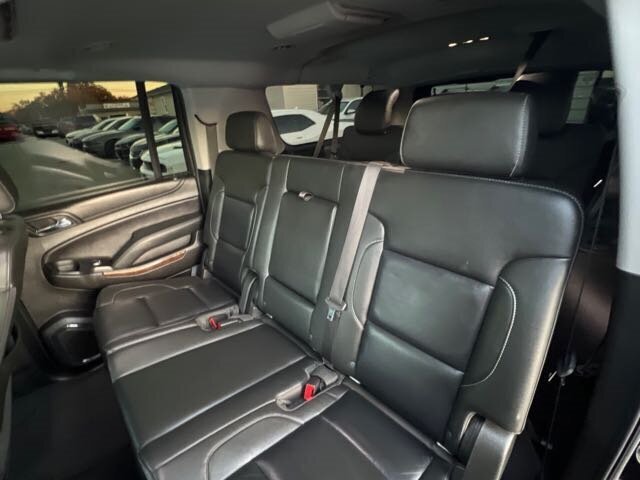 2019 Chevrolet Suburban LT   - Photo 11 - Lewisville, TX 75057