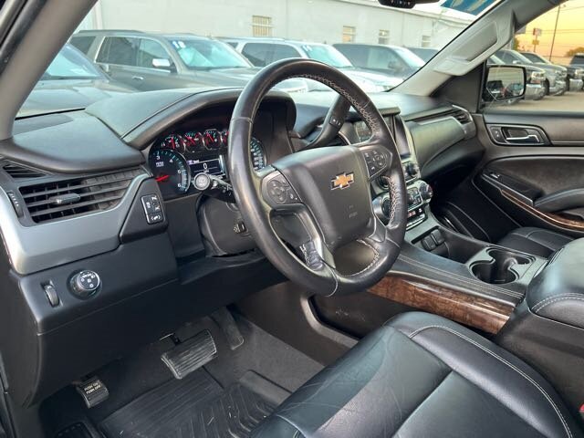 2019 Chevrolet Suburban LT   - Photo 22 - Lewisville, TX 75057