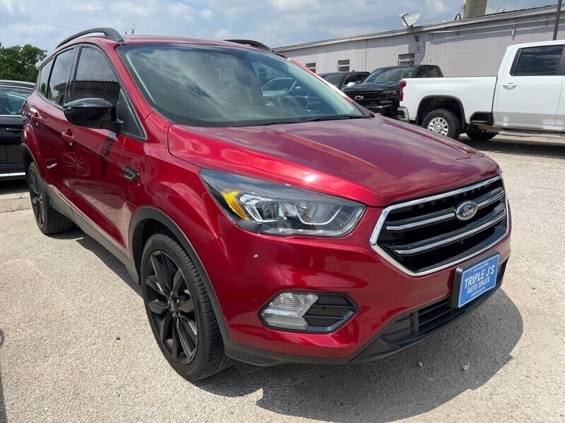 2019 Ford Escape SE   - Photo 1 - Lewisville, TX 75057