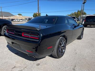 2019 Dodge Challenger SXT   - Photo 4 - Lewisville, TX 75057