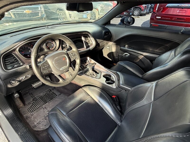 2017 Dodge Challenger SXT Plus   - Photo 10 - Lewisville, TX 75057
