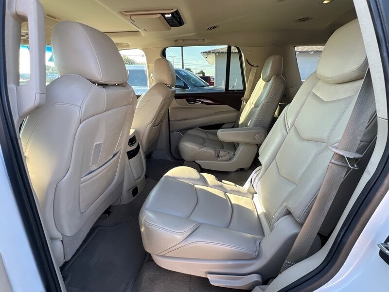 2017 Cadillac Escalade Premium Luxury - Photo 11 - Lewisville, TX 75057