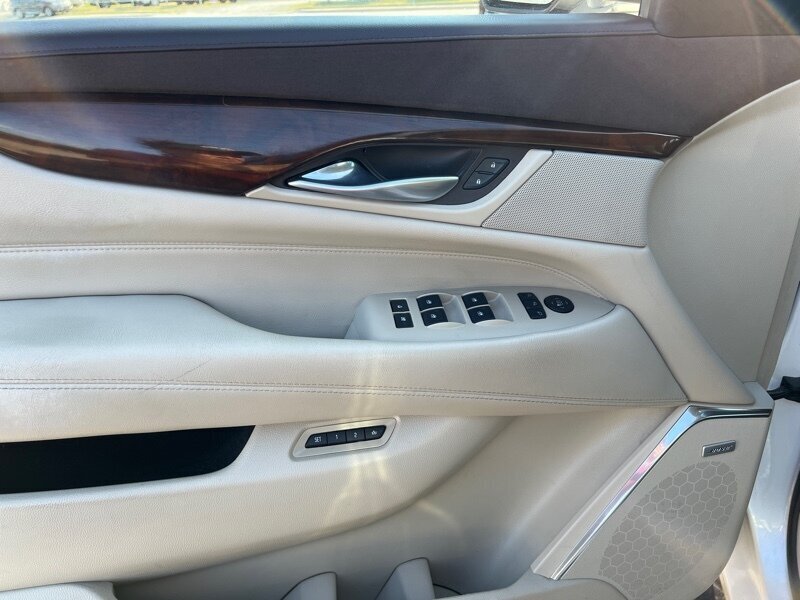 2017 Cadillac Escalade Premium Luxury - Photo 20 - Lewisville, TX 75057