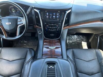 2019 Cadillac Escalade Luxury   - Photo 16 - Lewisville, TX 75057