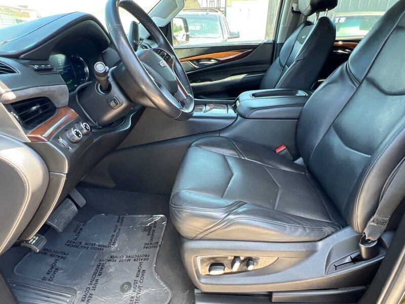 2019 Cadillac Escalade Luxury   - Photo 22 - Lewisville, TX 75057