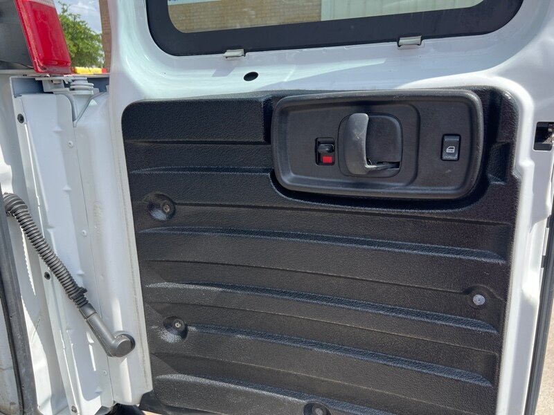 2016 GMC Savana 2500   - Photo 8 - Lewisville, TX 75057