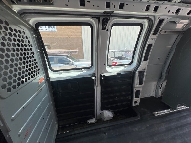 2016 GMC Savana 2500   - Photo 13 - Lewisville, TX 75057