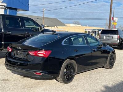 2021 Chevrolet Malibu LT   - Photo 4 - Lewisville, TX 75057