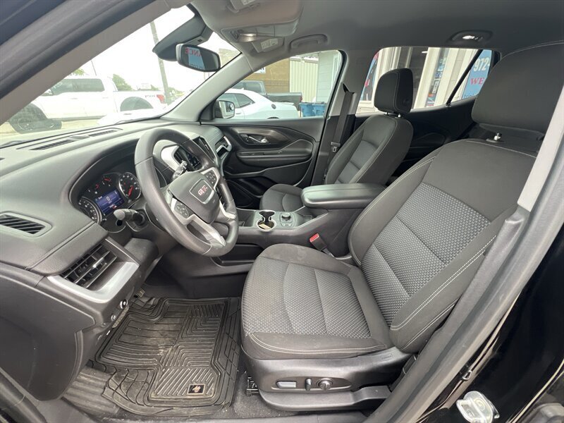 2023 GMC Terrain SLE   - Photo 8 - Lewisville, TX 75057