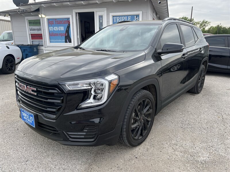 2023 GMC Terrain SLE   - Photo 2 - Lewisville, TX 75057