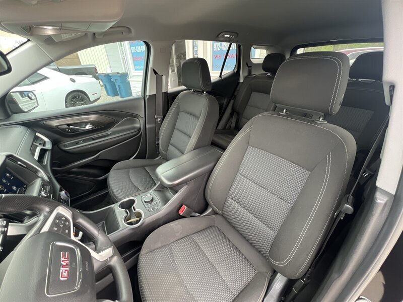 2023 GMC Terrain SLE   - Photo 9 - Lewisville, TX 75057