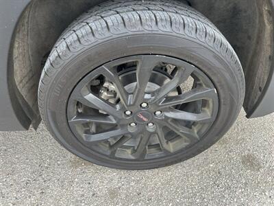 2023 GMC Terrain SLE   - Photo 14 - Lewisville, TX 75057
