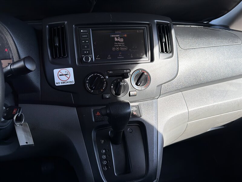 2020 Nissan NV200 S   - Photo 11 - Lewisville, TX 75057