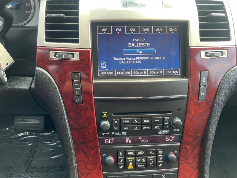 2014 Cadillac Escalade ESV Premium   - Photo 15 - Lewisville, TX 75057