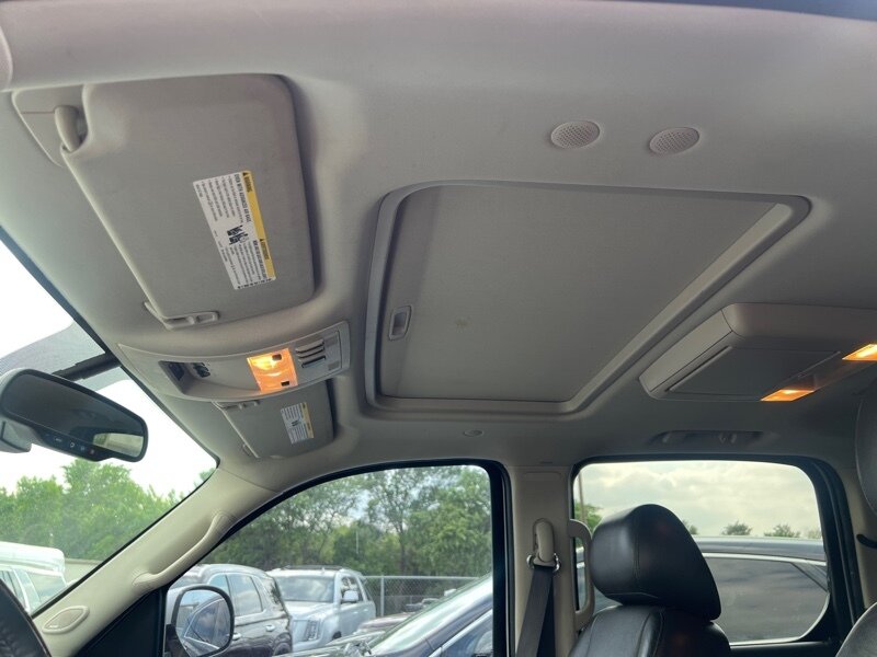 2014 Cadillac Escalade ESV Premium   - Photo 11 - Lewisville, TX 75057