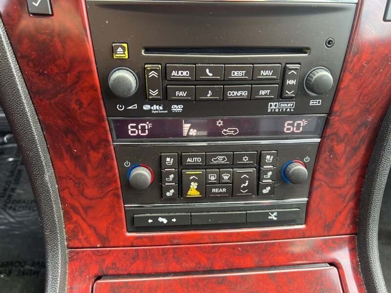 2014 Cadillac Escalade ESV Premium   - Photo 16 - Lewisville, TX 75057